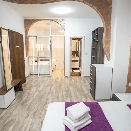 Pensjonat Casa Brava 2*